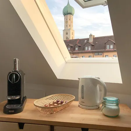 Bright - Super Spacious - King Bed, Kitchen, Free Parking شقة اوغسبورغ